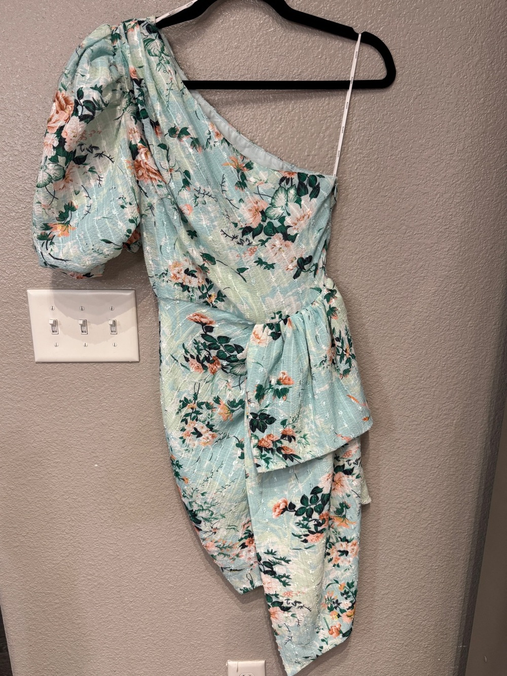 Elliatt Esteem Dress XS Mint Floral One Shoulder Puff Sleeve Cocktail Dress